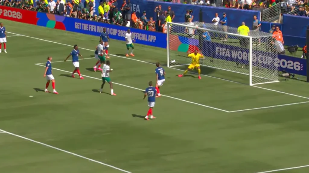 Ismaïla Sarr misses a 7-meter shot against France