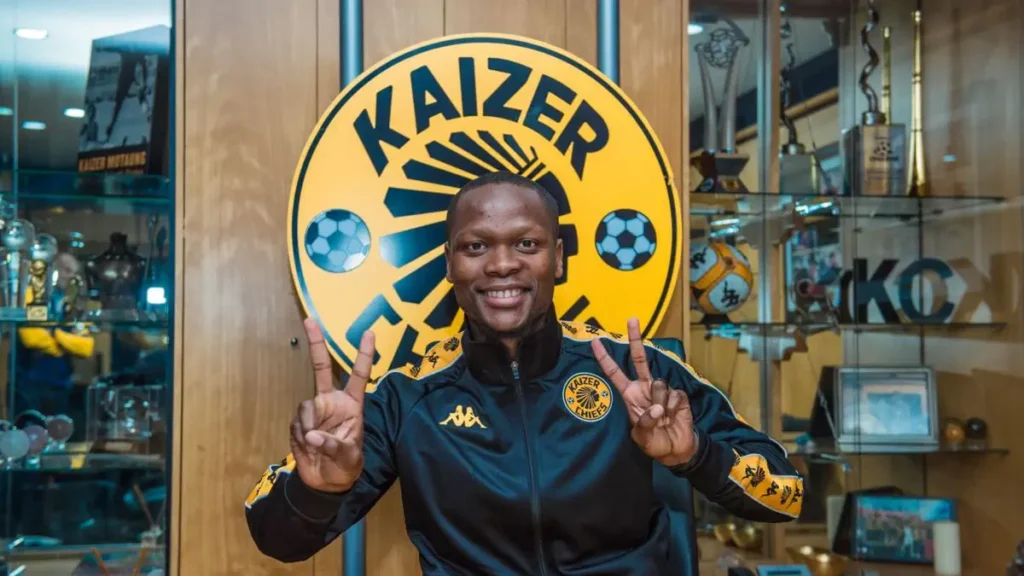 Kaizer Chiefs Signs Free Agent Defender Thabo Moloisane