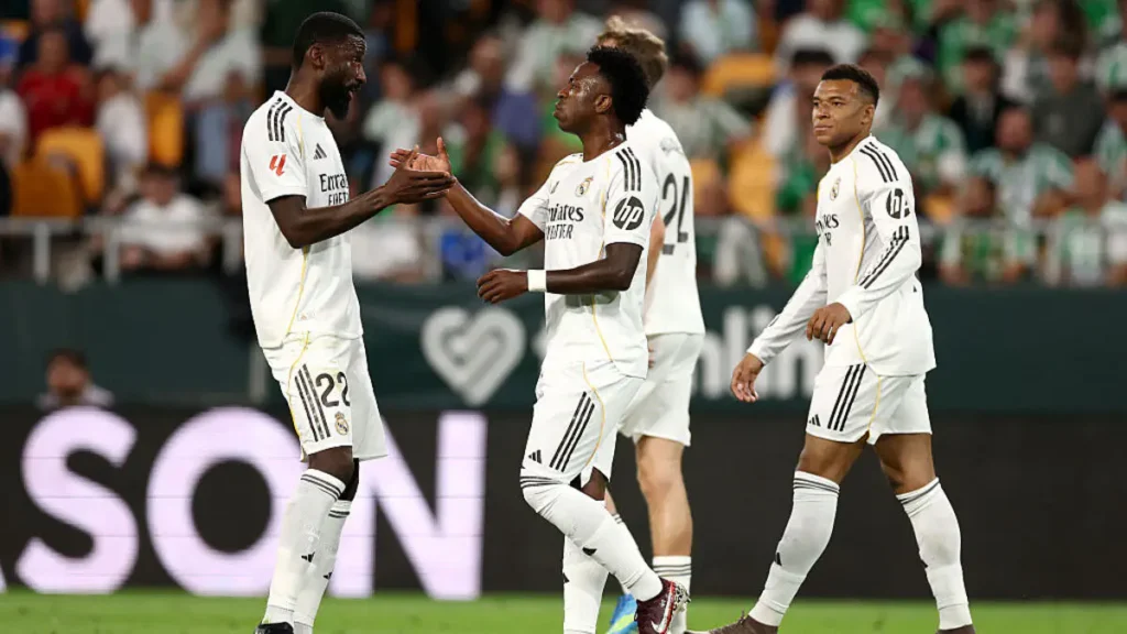 Real Madrid extends contract of central defender