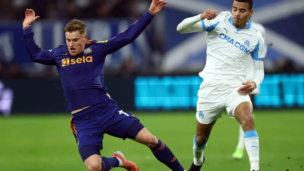 Roma Strike Deal with Ex-Manchester United Winger Roma Strike Deal with Ex-Manchester United Winger