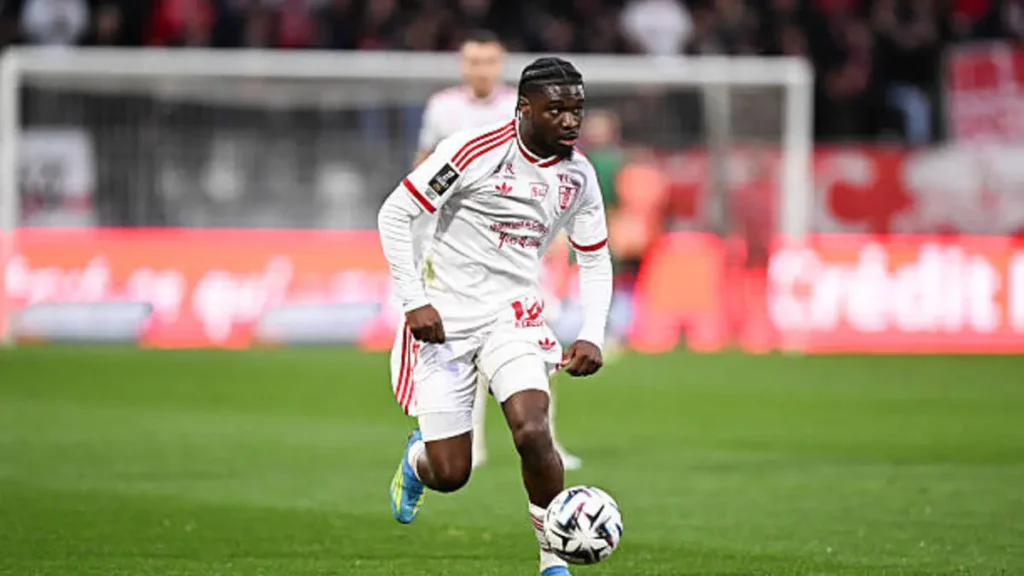 Schalke 04 eager to land Dina Ebimbe Junior Schalke 04 eager to land Dina Ebimbe Junior
